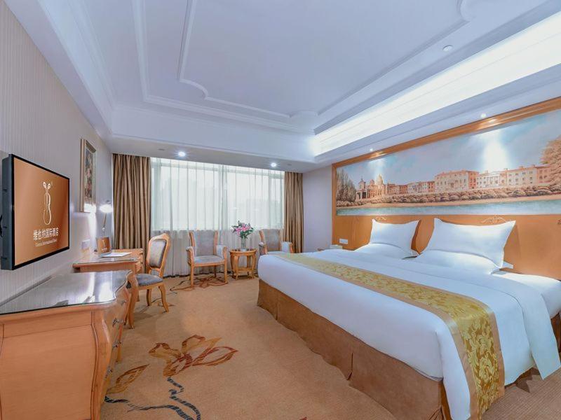 Vienna International Hotel Guigang Hecheng Road المظهر الخارجي الصورة