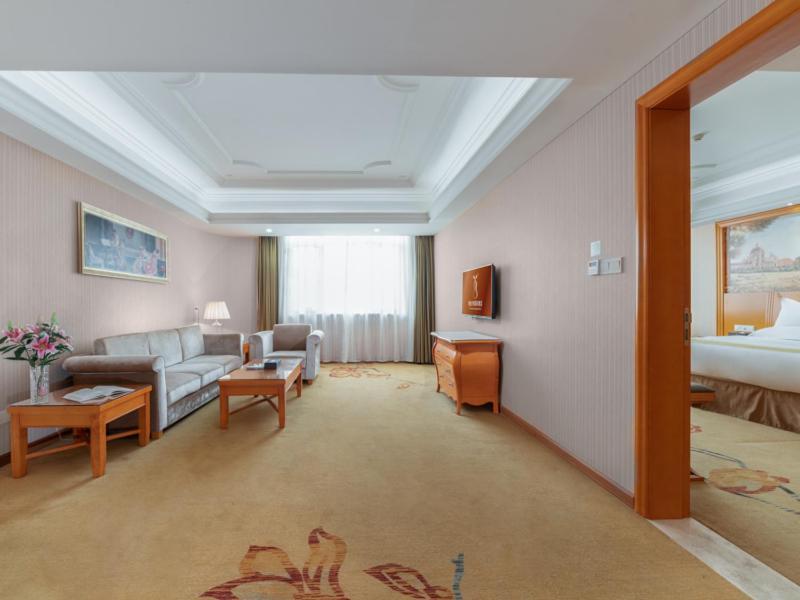 Vienna International Hotel Guigang Hecheng Road المظهر الخارجي الصورة