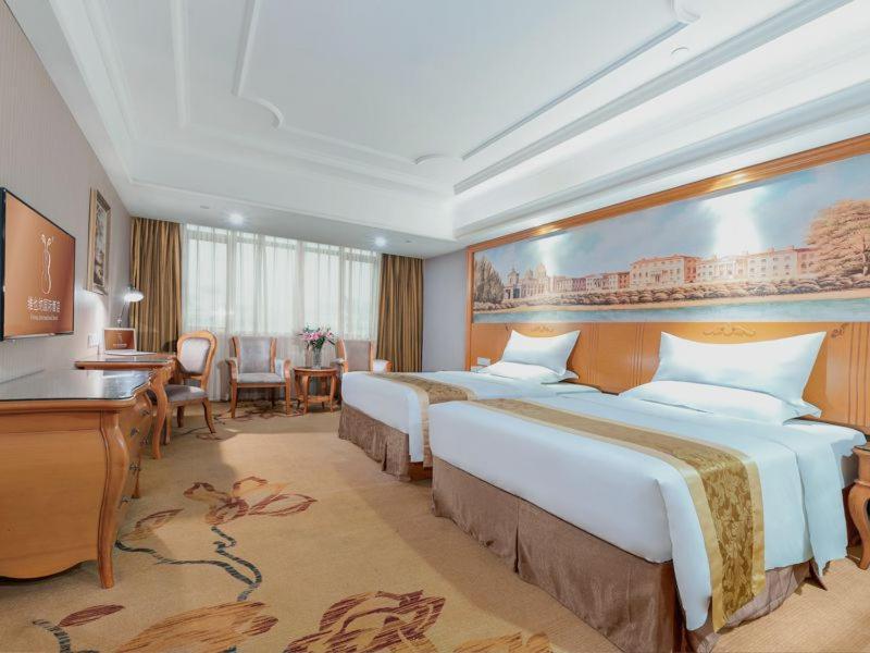 Vienna International Hotel Guigang Hecheng Road المظهر الخارجي الصورة